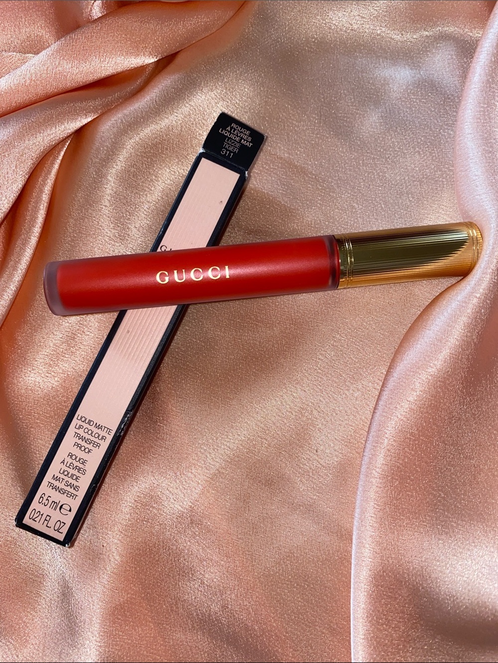 Gucci limited colour  Liquid Matte Lip Color — Vibrant Red with Gold Cap
